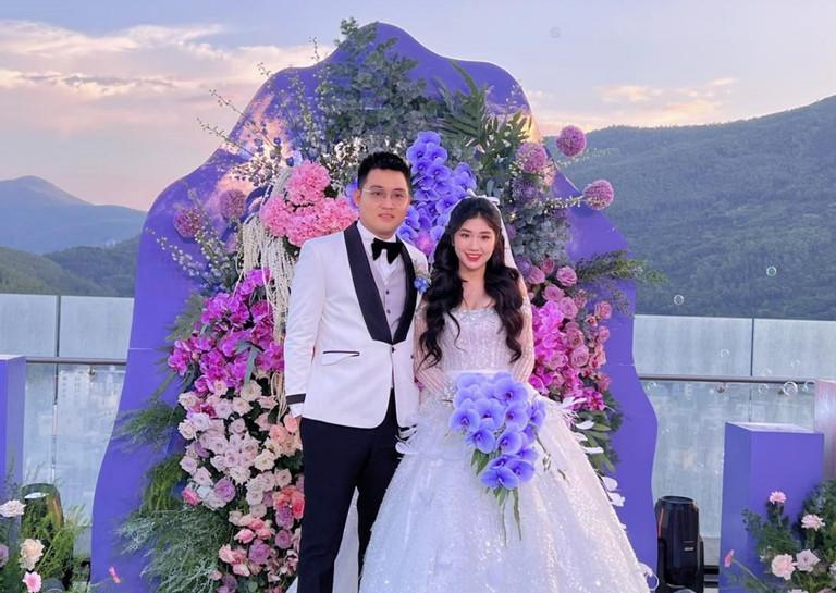 Đám cưới phủ kín bằng hàng tấn hoa tươi nhập khẩu, giá trị tới nhiều tỷ đồng-3