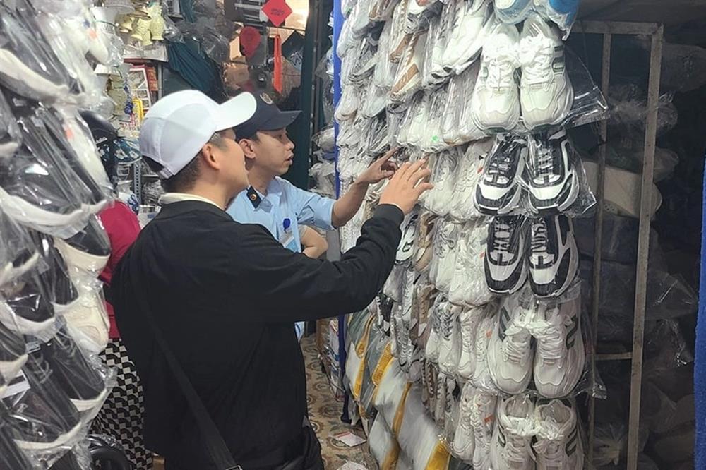 Phát hiện tiểu thương chặt chém sẽ được thưởng 500.000 đồng-1