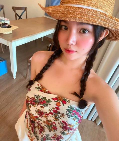 Rich Kid Đồng Tháp bóc giá outfit 88 triệu đồng từng gây chấn động cõi mạng: Ái nữ vua hải sản, sắp lên xe hoa-6