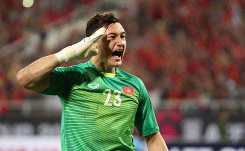 Thủ môn Đặng Văn Lâm có hành động cực kỳ ý nghĩa dành cho bố mẹ-5