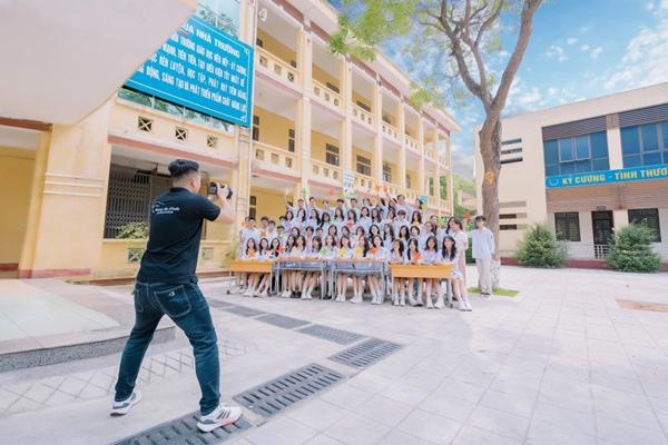 Thợ ảnh kiếm bộn tiền dịp Tết khi một m2 có 10 nàng thơ-4