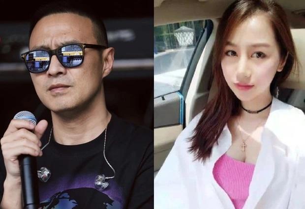 Ly hôn chưa đầy 3 tháng, chồng cũ Chương Tử Di công khai cặp kè tình trẻ đáng tuổi con?-1