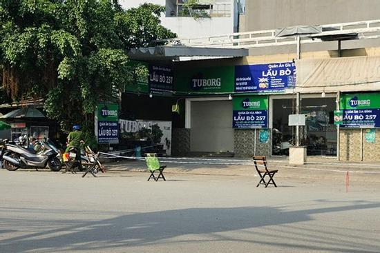 Nam thanh niên bị chém tử vong trước quán lẩu ở TPHCM