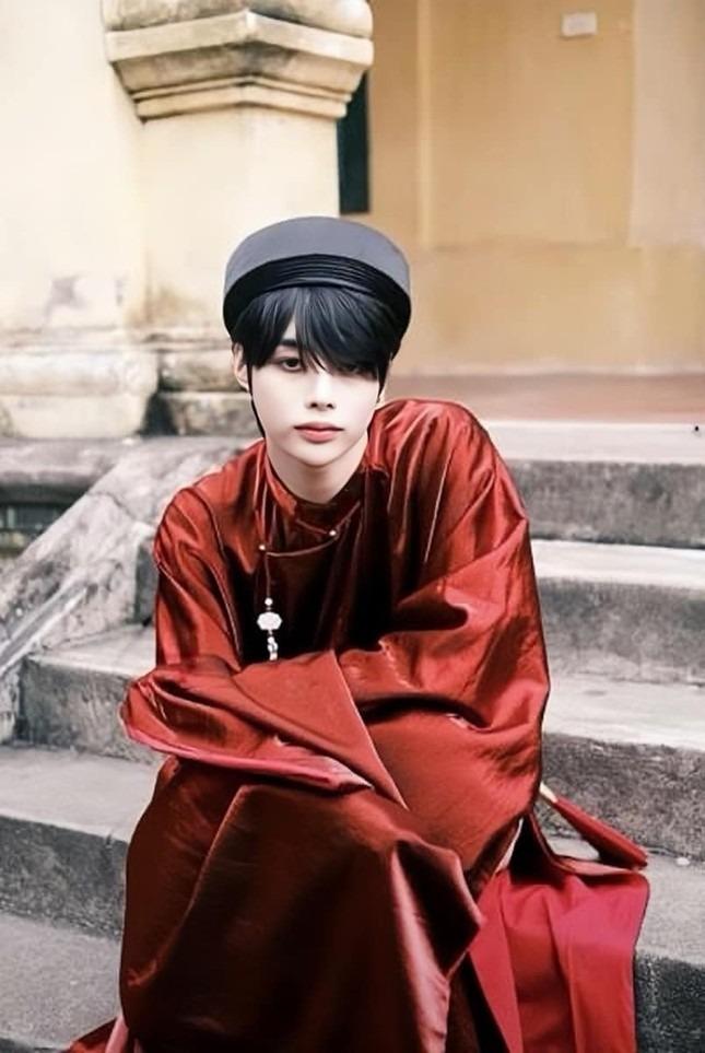 Thần tượng Hàn Quốc người Yên Bái mặc áo tấc gây sốt-3