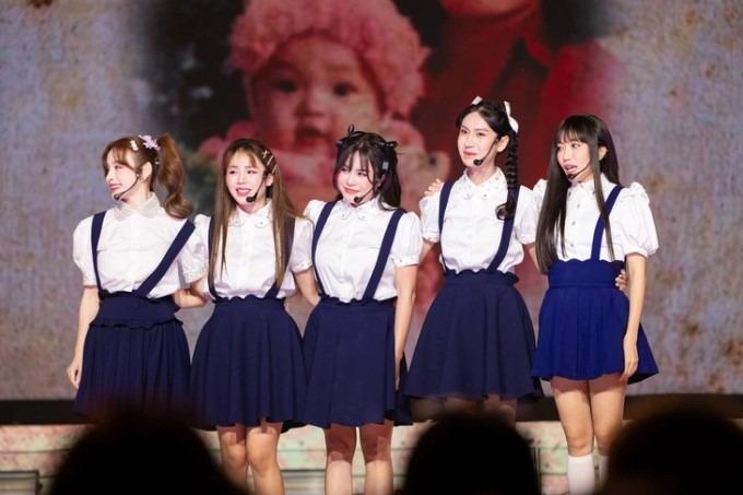 Chị đẹp đạp gió rẽ sóng: Đây đích thực là chị đẹp thân thiện, kết hợp với nhiều sao nữ nhất!-3