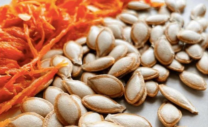 Công dụng bất ngờ của hạt bí ít người biết đến-1