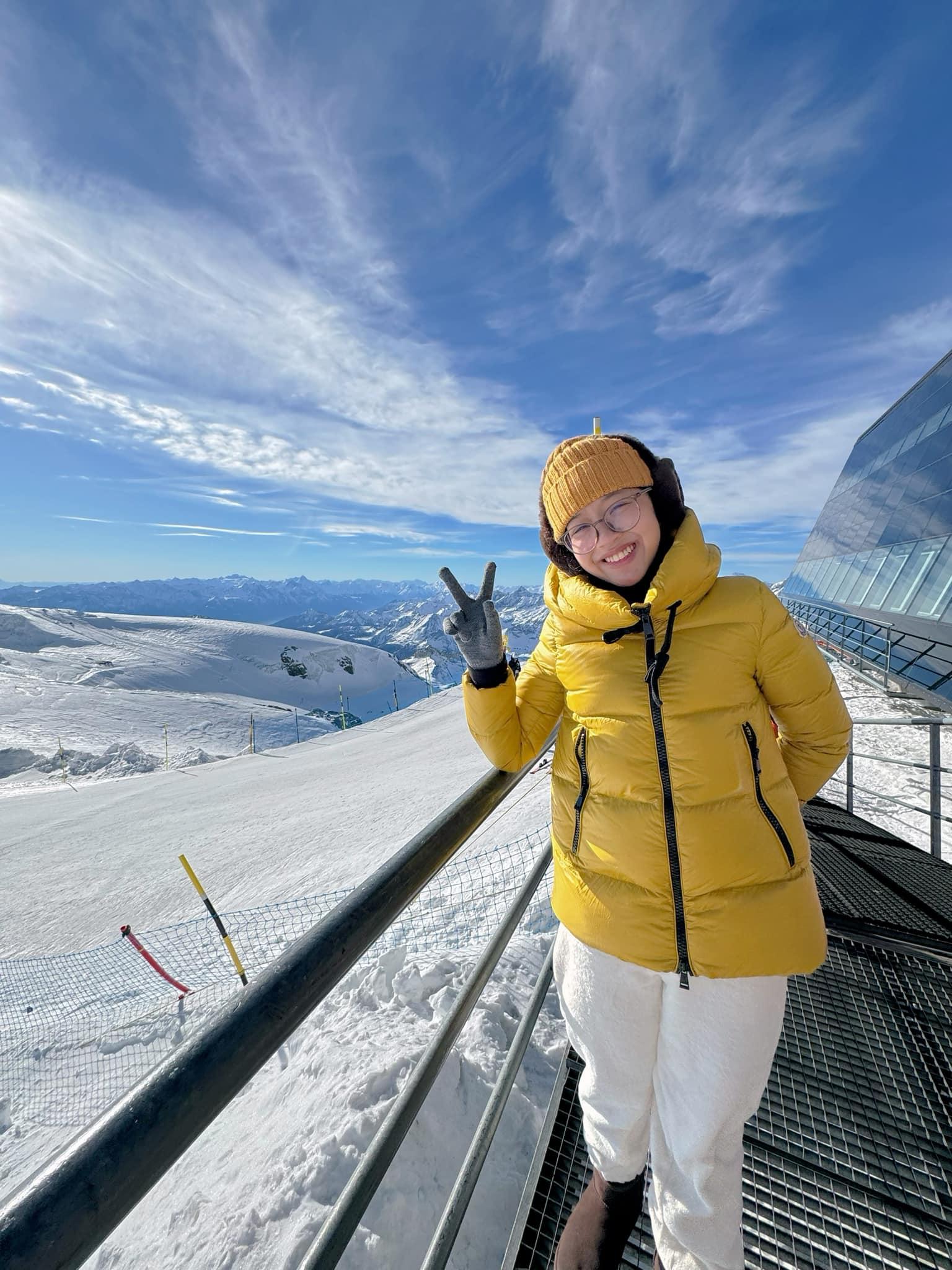 MC Diệp Chi tự hào khoe chỗ dựa ấm êm suốt đời-3