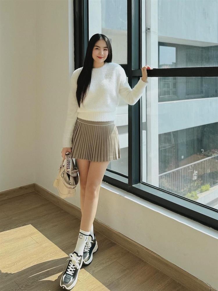 Mặc áo trắng trẻ trung và thanh lịch như mỹ nhân Việt-3