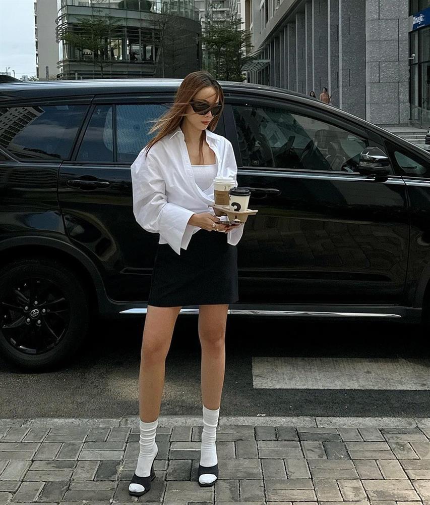 Mặc áo trắng trẻ trung và thanh lịch như mỹ nhân Việt-9