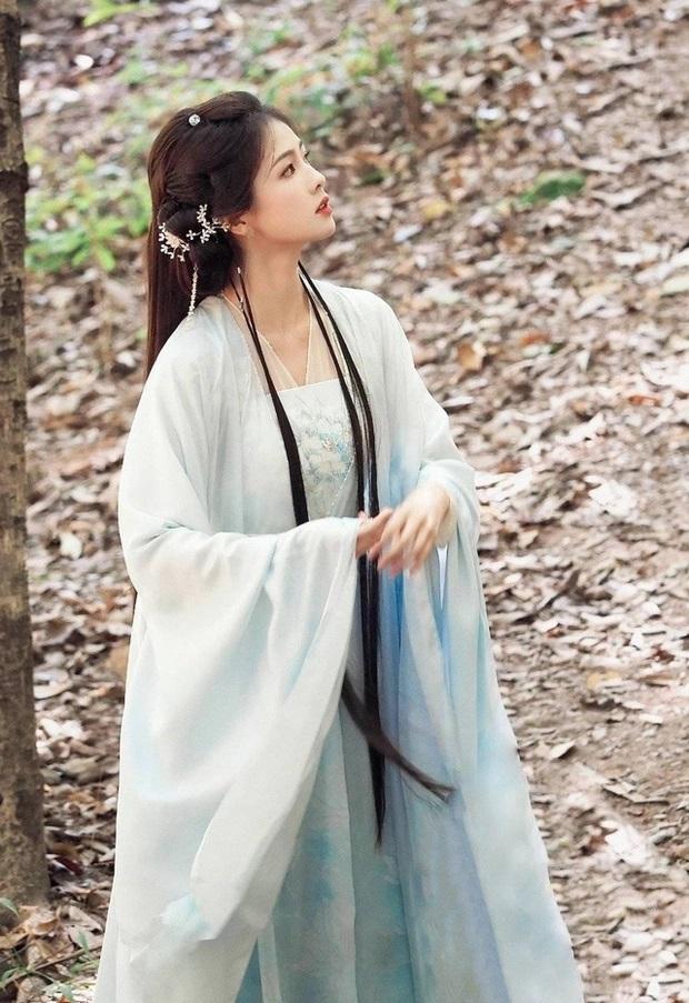 Bạch Lộc vịt hoá thiên nga, lột xác lộng lẫy trên thảm đỏ, nhan sắc thăng hạng, sự nghiệp lên hương-7