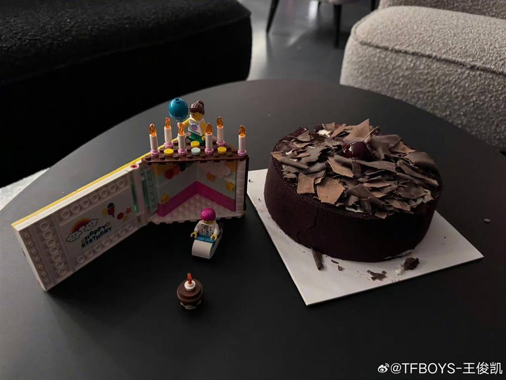 Vương Tuấn Khải vì một đàn anh mà chăm chỉ làm điều này suốt 5 năm, khán giả tán thưởng không ngớt-3