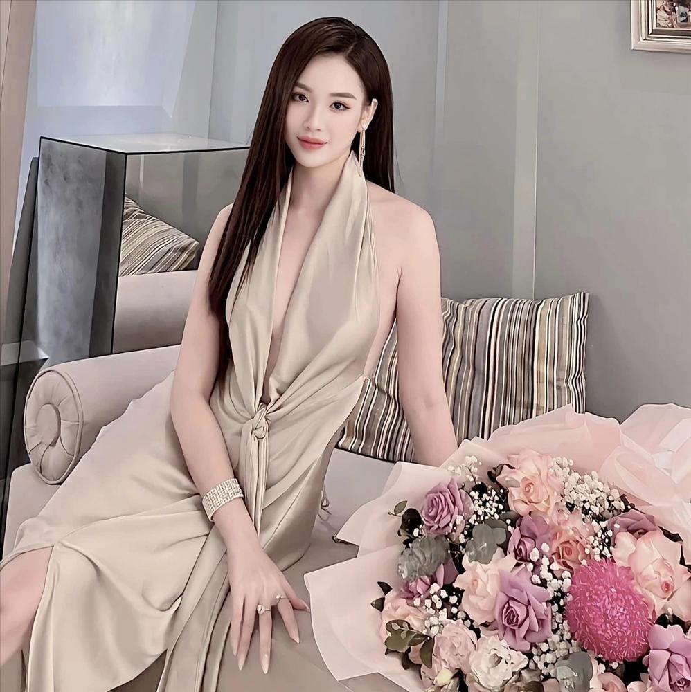 Dàn nữ tiếp viên hàng không Việt nổi như cồn vì quá xinh đẹp, CĐM bất ngờ vì màn lột xác sau những giờ bay-2