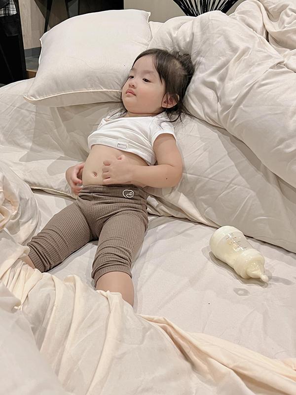 Con gái Đông Nhi - Ông Cao Thắng: Mới 3 tuổi đã có vẻ ngoài đáng yêu như thế nào?-6
