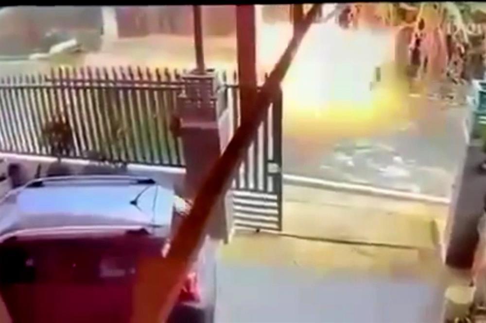 Cô giáo mầm non nghi bị hàng xóm tạt xăng châm lửa-1