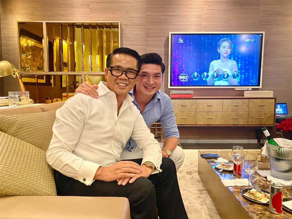 Cận cảnh phòng tắm từng gây nhiều tranh cãi của NTK Thái Công và bạn trai-5