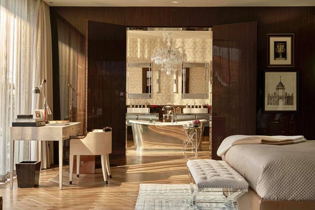 Cận cảnh phòng tắm từng gây nhiều tranh cãi của NTK Thái Công và bạn trai-12