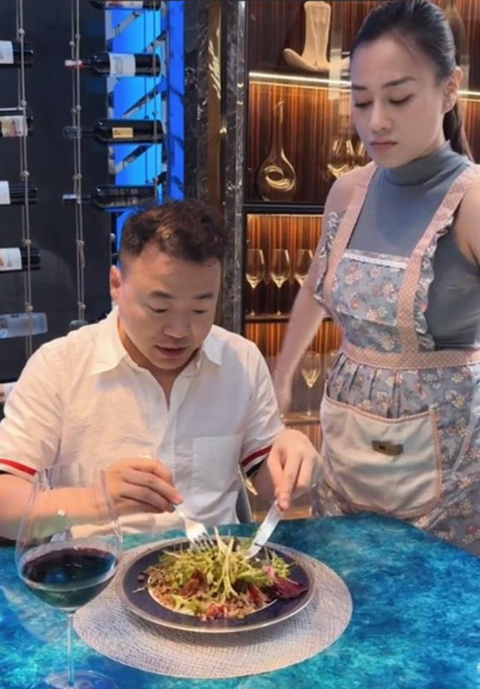 Món ăn khiến Phương Oanh mất 4 tiếng thực hiện, mang tận bàn cho Shark Bình, có khó làm không?-2