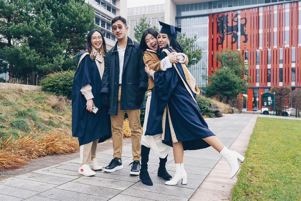 Khách Việt rát tai khi trải nghiệm quán ăn chửi khách như hát hay ở Anh-1