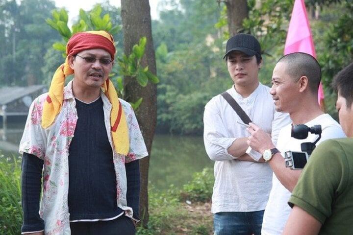 Hai đại gia chân đất: Người là giám đốc nhà hát, người có tài sản khủng-2