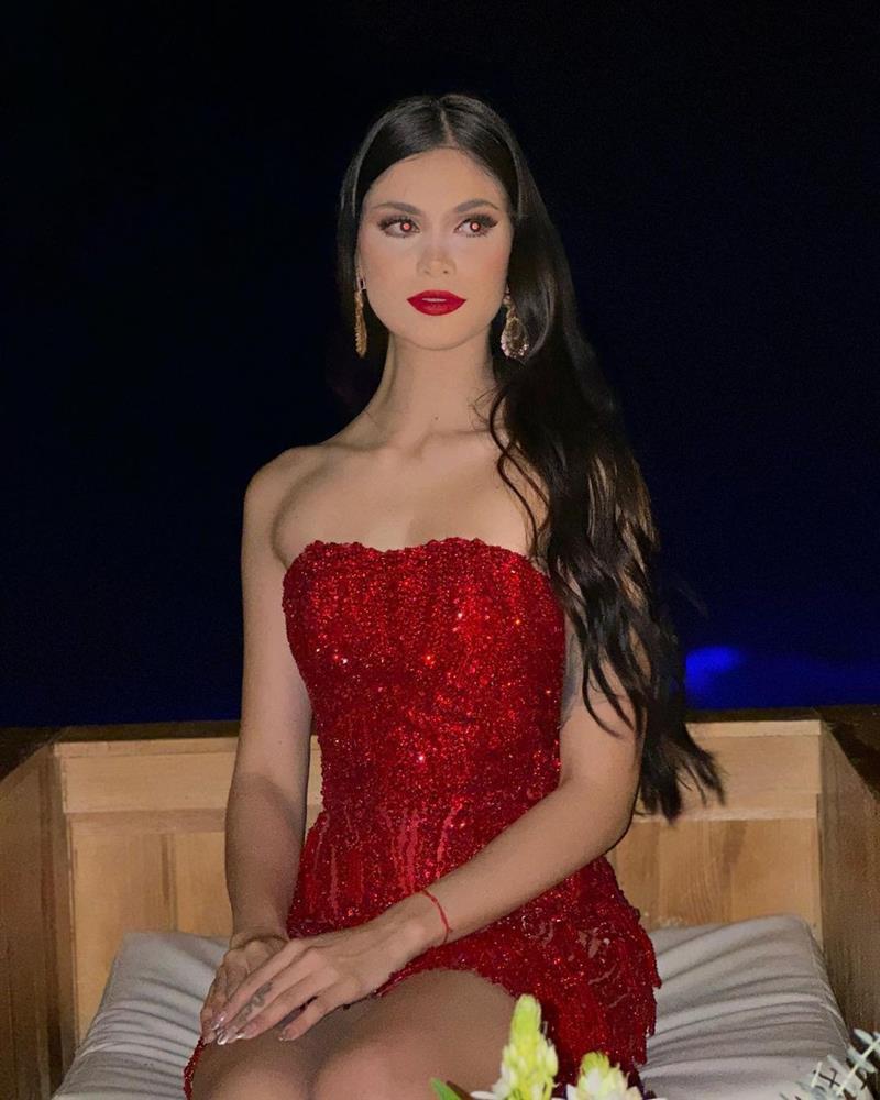Người đẹp Venezuela cao 1,82 m sang Việt Nam thi hoa hậu-7