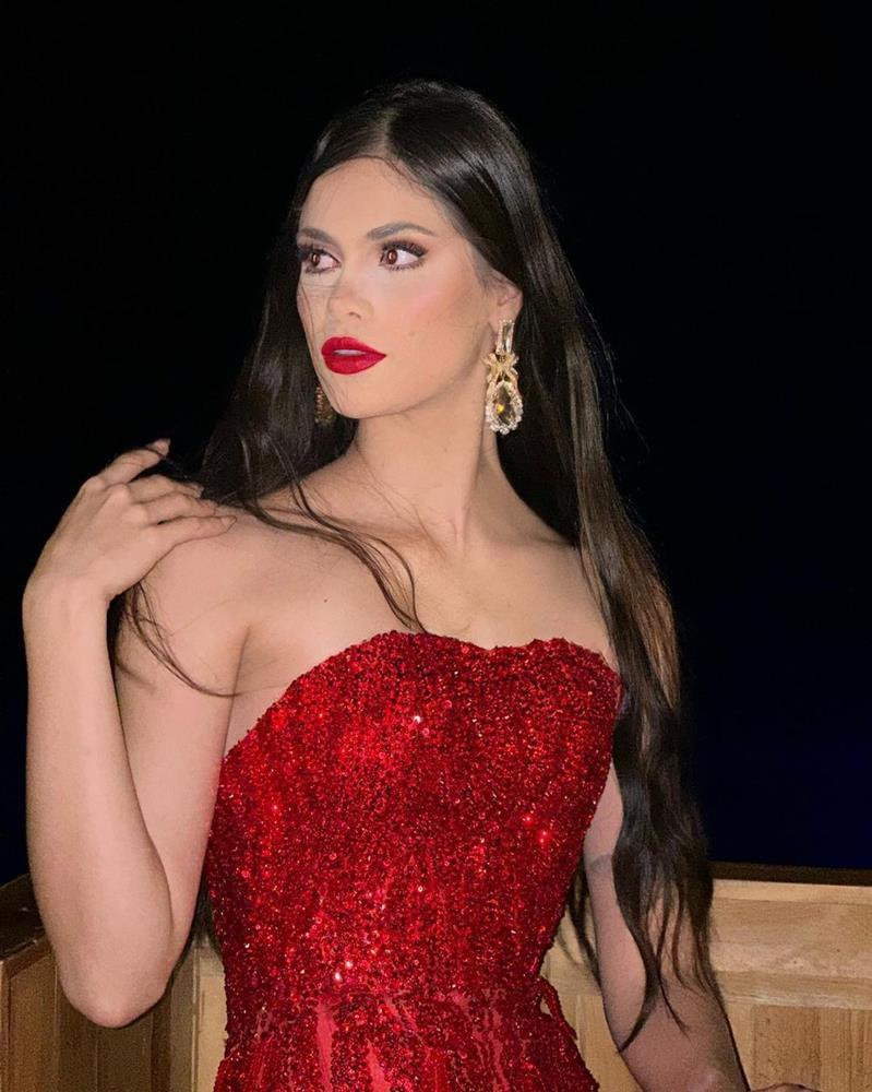 Người đẹp Venezuela cao 1,82 m sang Việt Nam thi hoa hậu-8