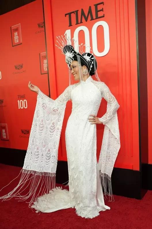 Hai nghệ sĩ mang dòng máu Việt xuất hiện trong phim vừa thắng giải Emmy-5