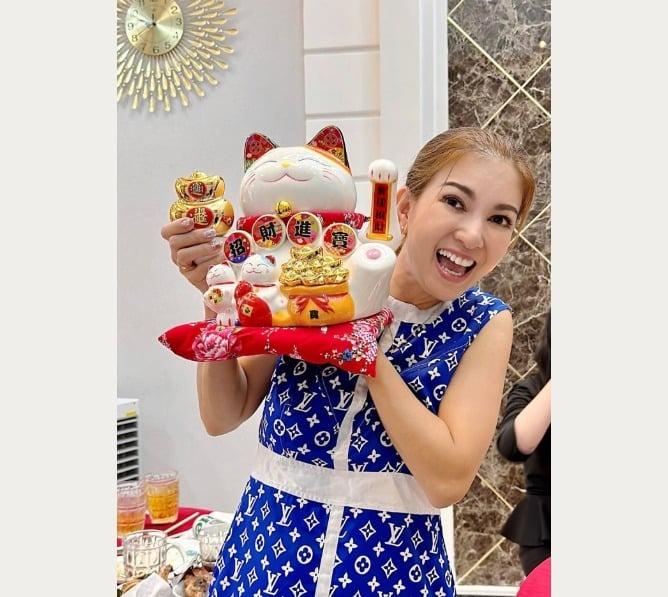 Nghệ sĩ tậu nhà trong năm 2023: Người mua biệt thự khủng, người tặng đứt bố mẹ căn liền kề-10