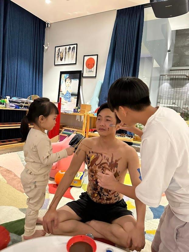 Cường Đô La xả vai tổng tài, hoá ông bố quốc dân, trổ tài bày trò khiến ái nữ thích mê, cười tít mắt-3