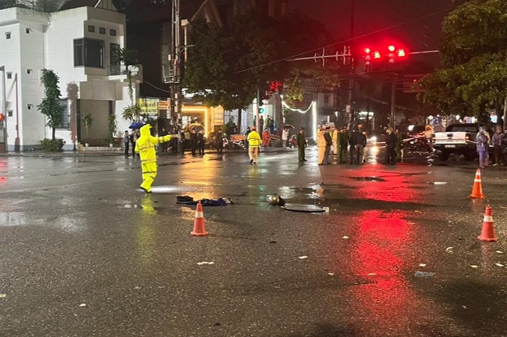 Bắt tài xế ô tô đạp nhầm chân ga khiến 3 người chết ở Quảng Ninh-1