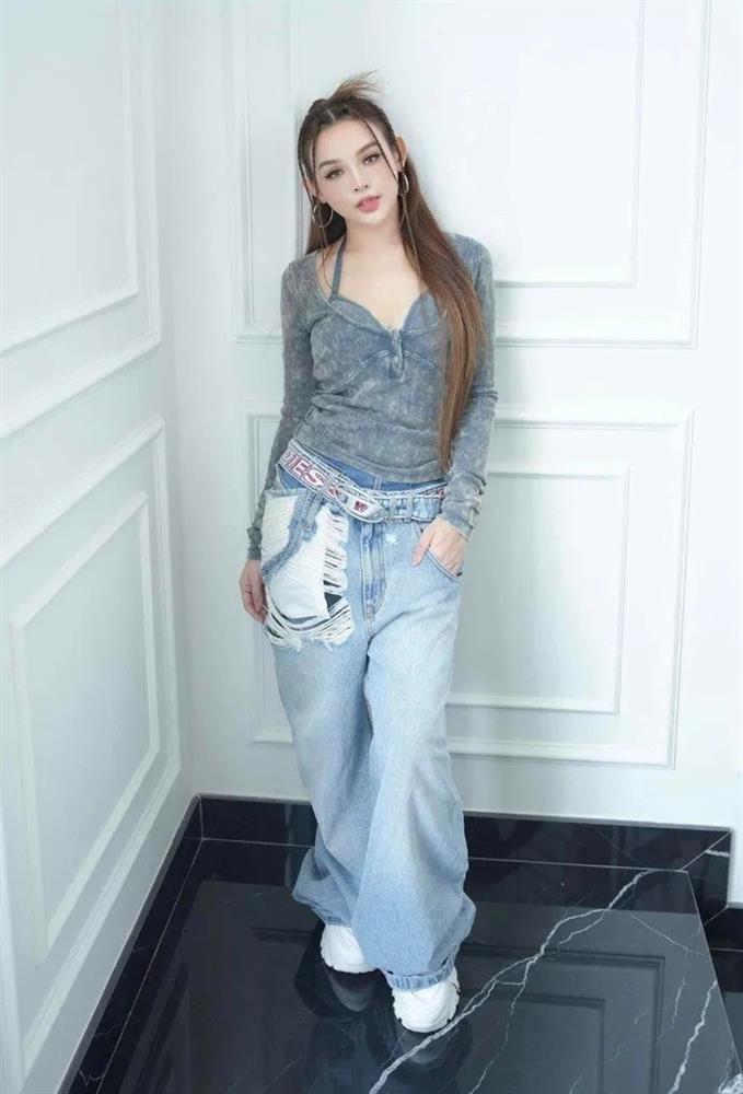 Huyền Baby mê diện váy trong suốt tôn body trên sóng truyền hình, bị loại khiến fan nuối tiếc-8