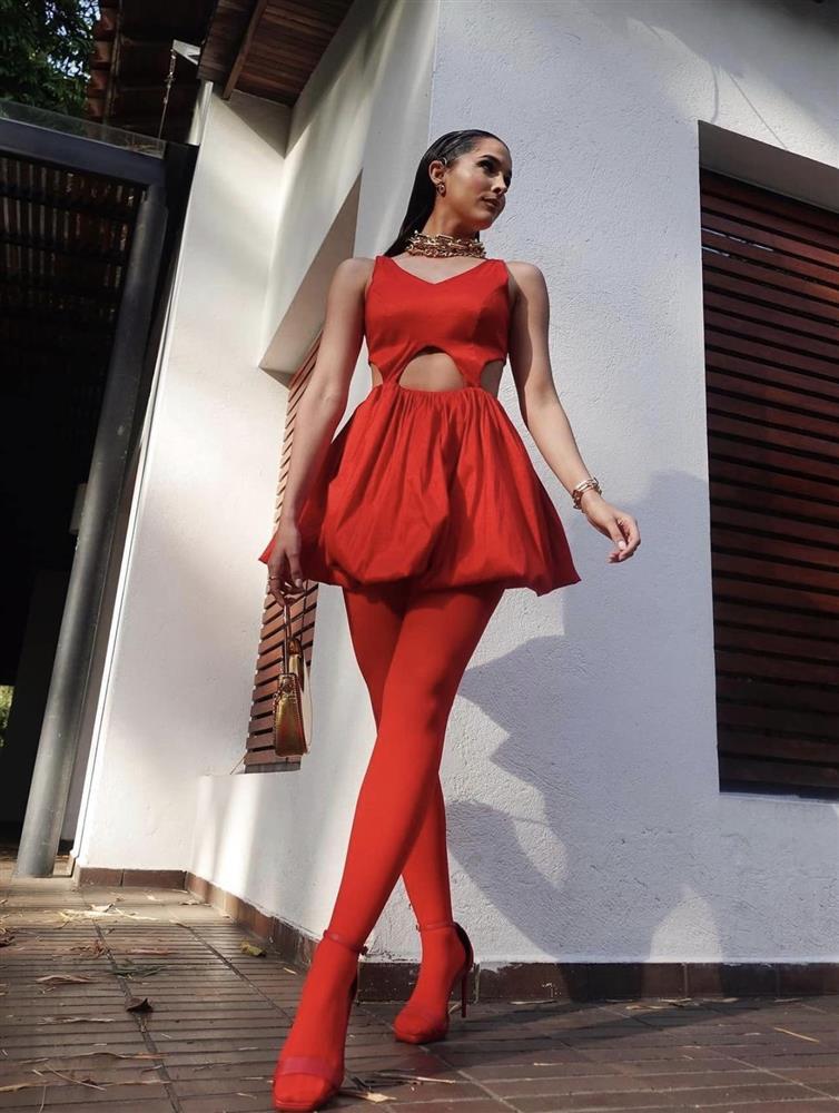 Đương kim Hoa hậu Quốc tế bị chê già-2