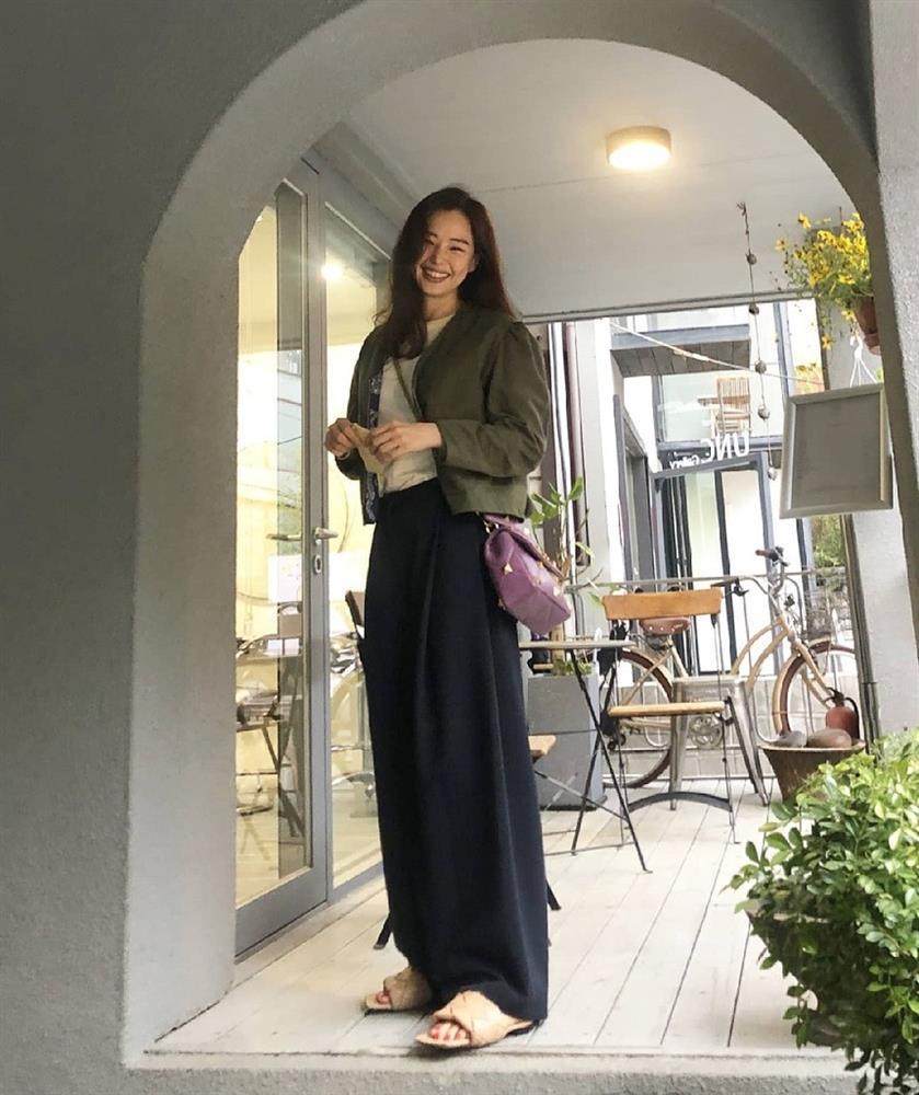 Honey Lee giữ vững phong độ mặc đẹp và trẻ trung ở tuổi 41-9