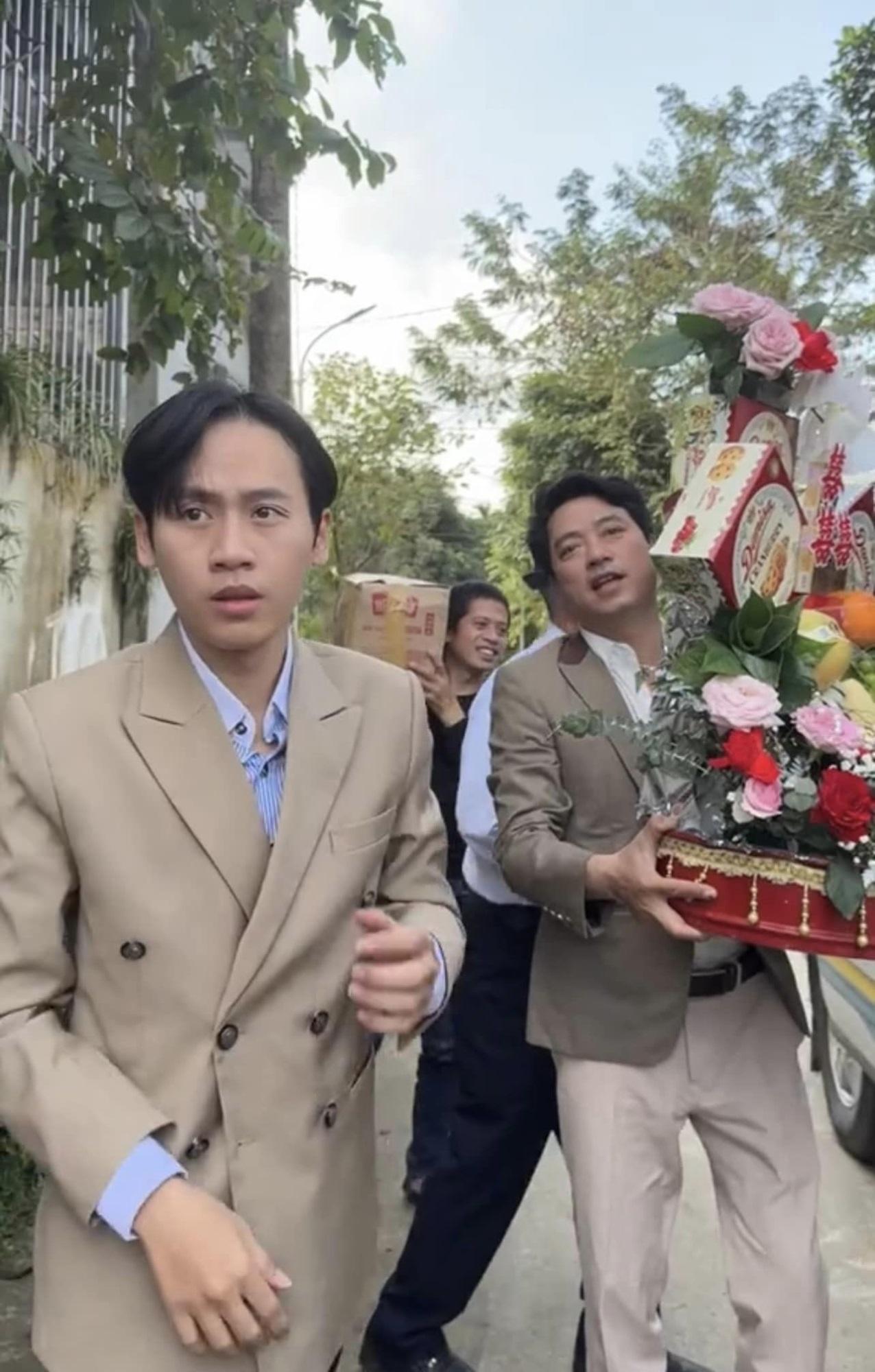 Bà hàng xóm chua ngoa nhất TikTok bất ngờ cưới vợ, cô dâu vừa tròn đôi mươi, nhan sắc gây chú ý-4