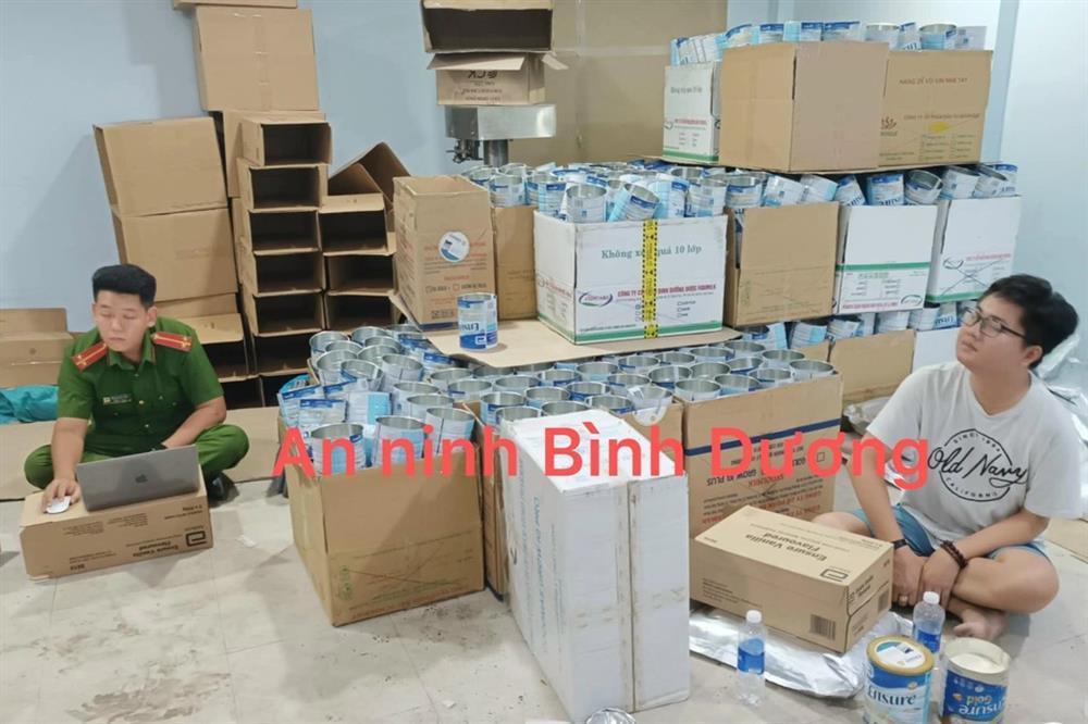 Tạm giữ 8 người trong đường dây sản xuất sữa giả trị giá hơn 14 tỷ đồng-1