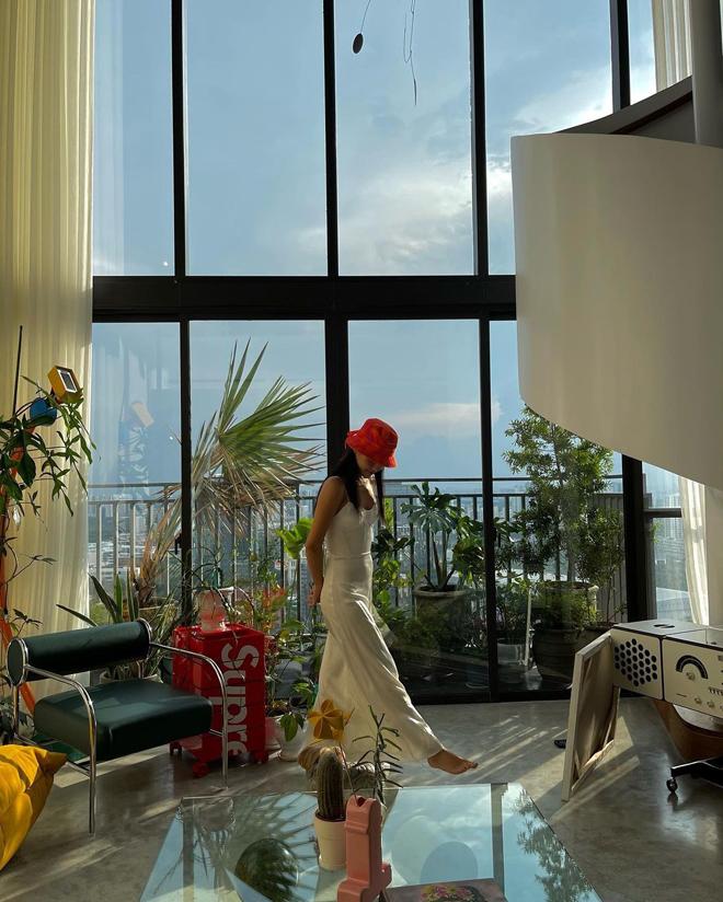 Chi tiết đặc biệt đắt đỏ trong căn duplex siêu ấn tượng của vợ chồng Cô Em Trendy Khánh Linh-7