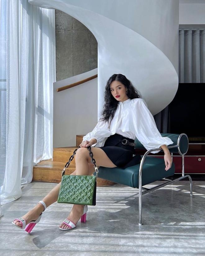 Chi tiết đặc biệt đắt đỏ trong căn duplex siêu ấn tượng của vợ chồng Cô Em Trendy Khánh Linh-9