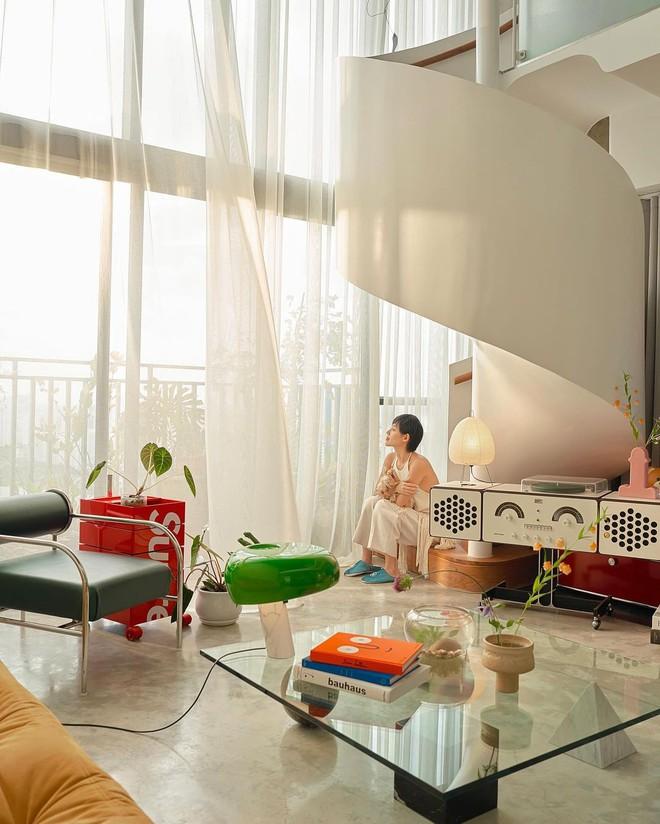 Chi tiết đặc biệt đắt đỏ trong căn duplex siêu ấn tượng của vợ chồng Cô Em Trendy Khánh Linh-4