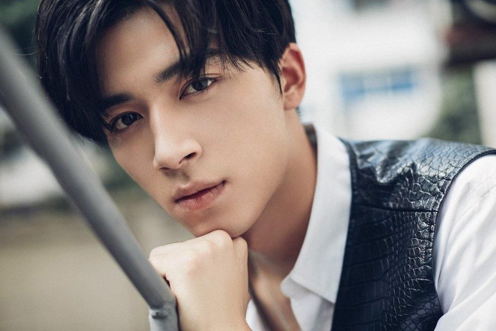 Mỹ nam Ninh An Như Mộng từng là nạn nhân bạo lực học đường, xuất sắc đỗ đại học ở tuổi 15-6