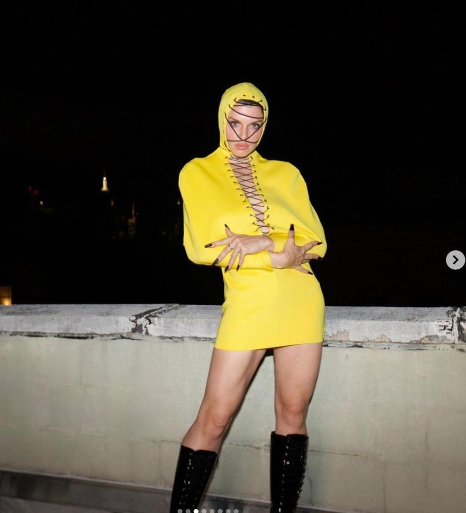 Nữ diễn viên mặc đồ cưới kiệm vải kém duyên, bị chỉ trích khi muốn nổi tiếng bất chấp-5