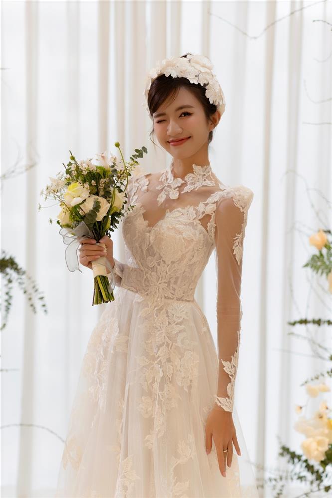 Diễn viên Ngọc Huyền diện 4 chiếc váy cưới, giá 271 triệu đồng-5