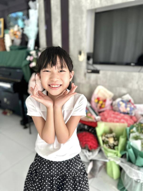 Con gái Lý Hải - Minh Hà mới 10 tuổi đã khoe chân dài miên man, nhan sắc được nhận xét sẽ giống mẹ-1