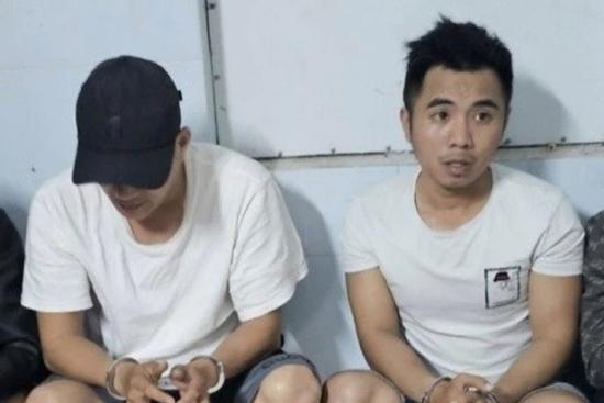 Nhóm dân chơi chuyên sử dụng ma túy lưu động trên ô tô