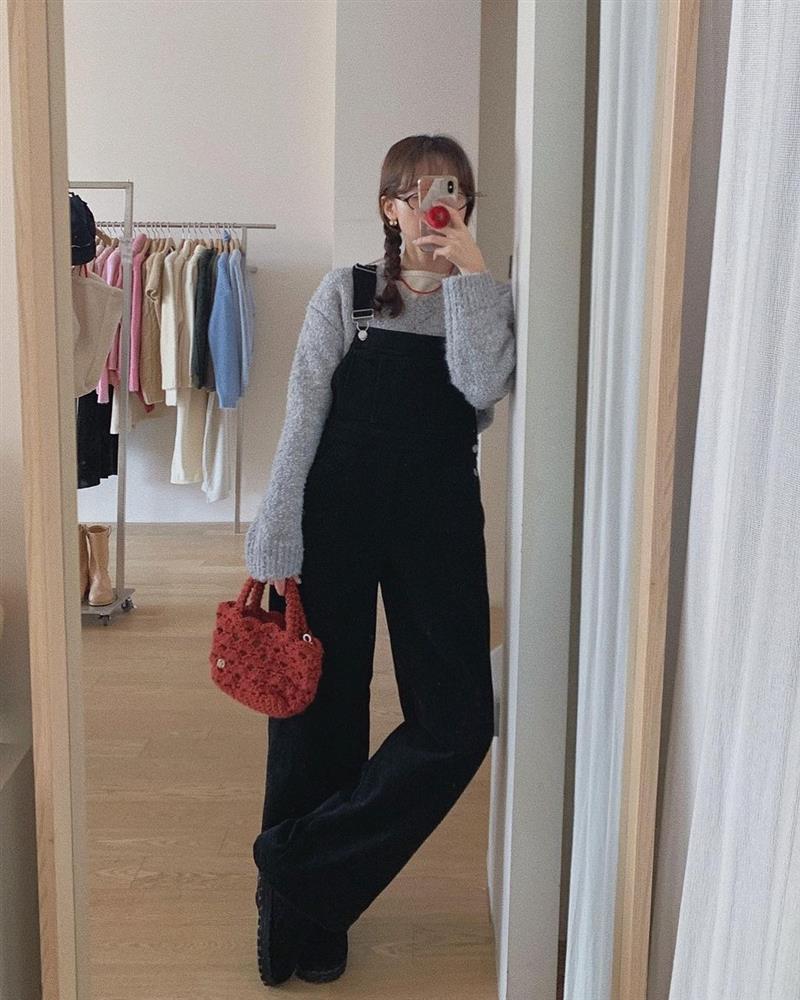 Bên cạnh váy áo, còn có 5 món phụ kiện màu đỏ mà bạn nên chuẩn bị cho Tết này-6