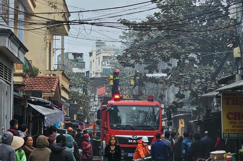 Hà Nội: Cháy nhà dân cạnh chợ Nhổn-4