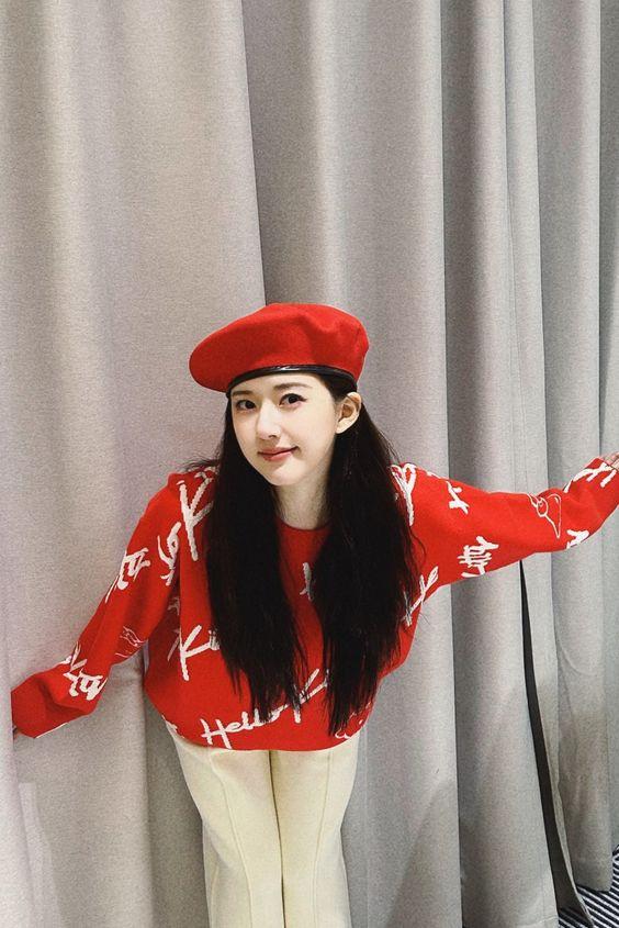 Chỉ với một phụ kiện, nhan sắc Triệu Lộ Tư thăng hạng trông thấy-4