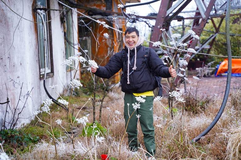 Du khách bất chấp lạnh -6 độ C đổ lên Phia Oắc, Cao Bằng ngắm băng giá phủ trắng-1