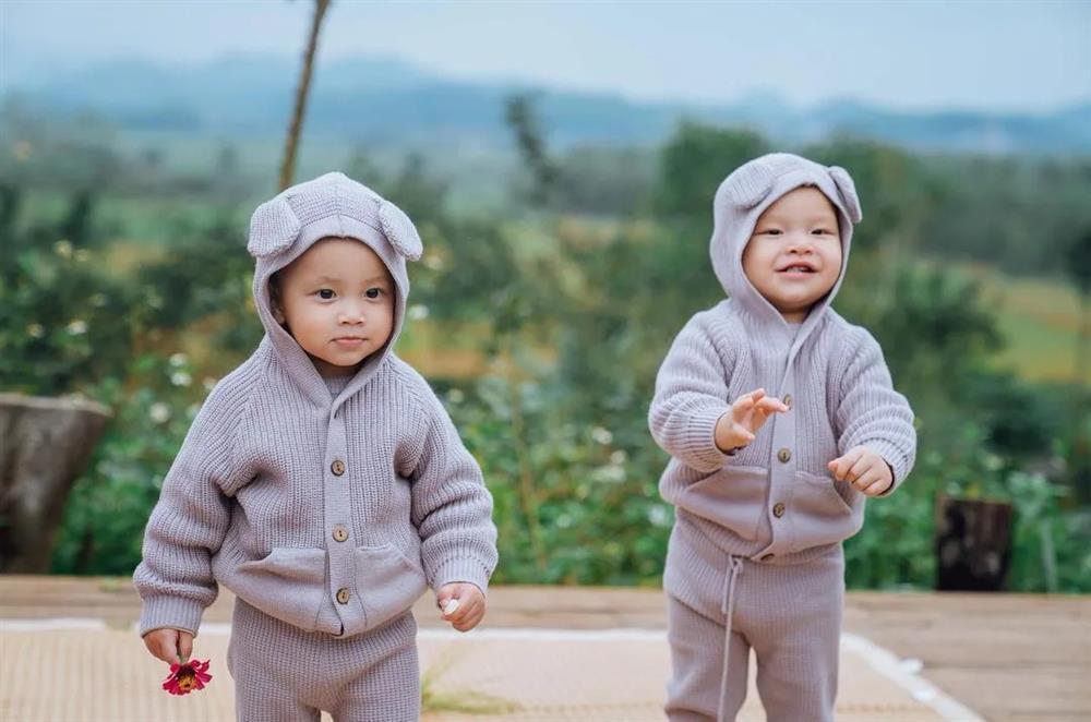 Những nhà sao Việt trúng độc đắc khi sinh đôi 1 trai 1 gái, bé nào cũng xinh xắn như thiên thần-7