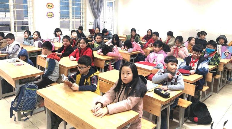 Nhiều trường Hà Nội cho học sinh nghỉ học vì trời rét-3