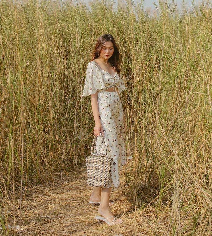 10 cách mặc váy họa tiết giúp vẻ ngoài trẻ trung hơn trong dịp Tết-1