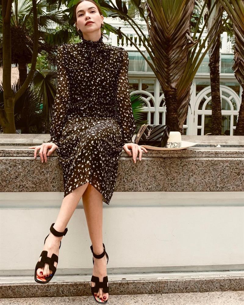 10 cách mặc váy họa tiết giúp vẻ ngoài trẻ trung hơn trong dịp Tết-2